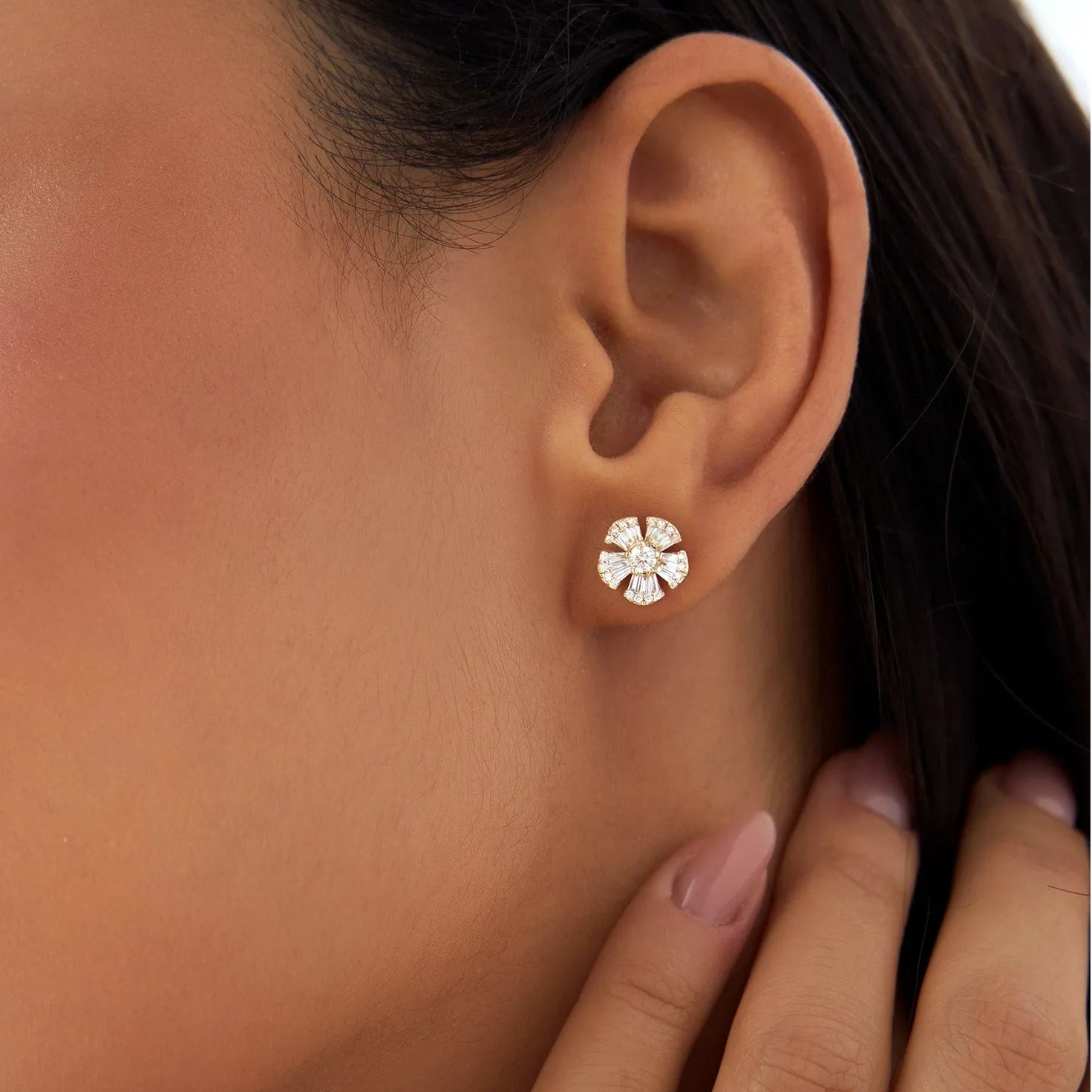 14k Gold Diamond Baguette and Round Cut Flower Stud Earrings 0.85 ctw