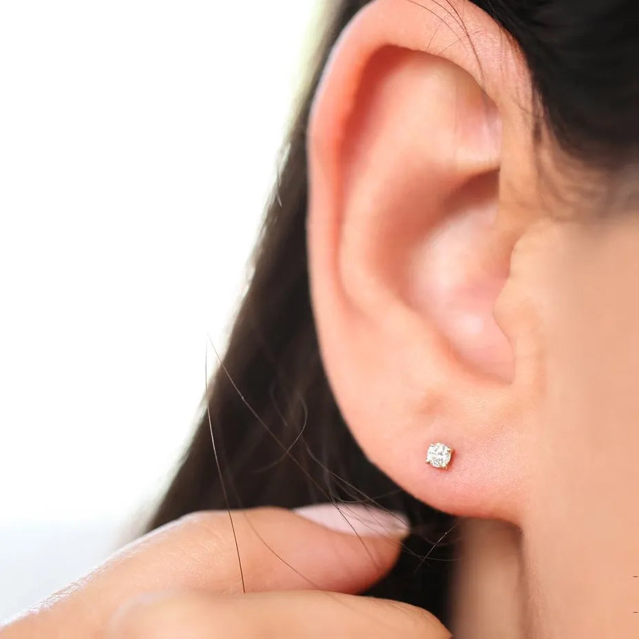 14k Solid Gold Round Diamond Prong Set Stud Earrings 0.12 ctw