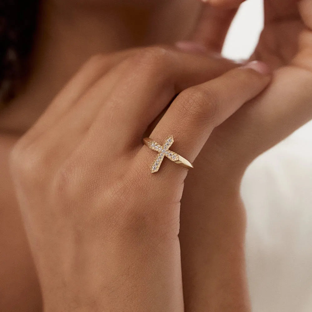 14k Solid Gold Round Cut Diamond 0.18 ctw Cross Ring