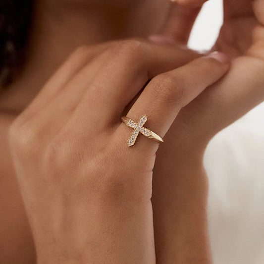 14k Solid Gold Round Cut Diamond 0.18 ctw Cross Ring