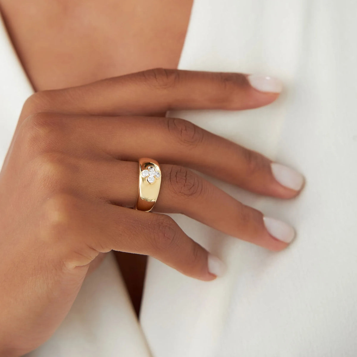 14k Solid Gold 0.30ctw Round Diamond Chunky Clover Ring