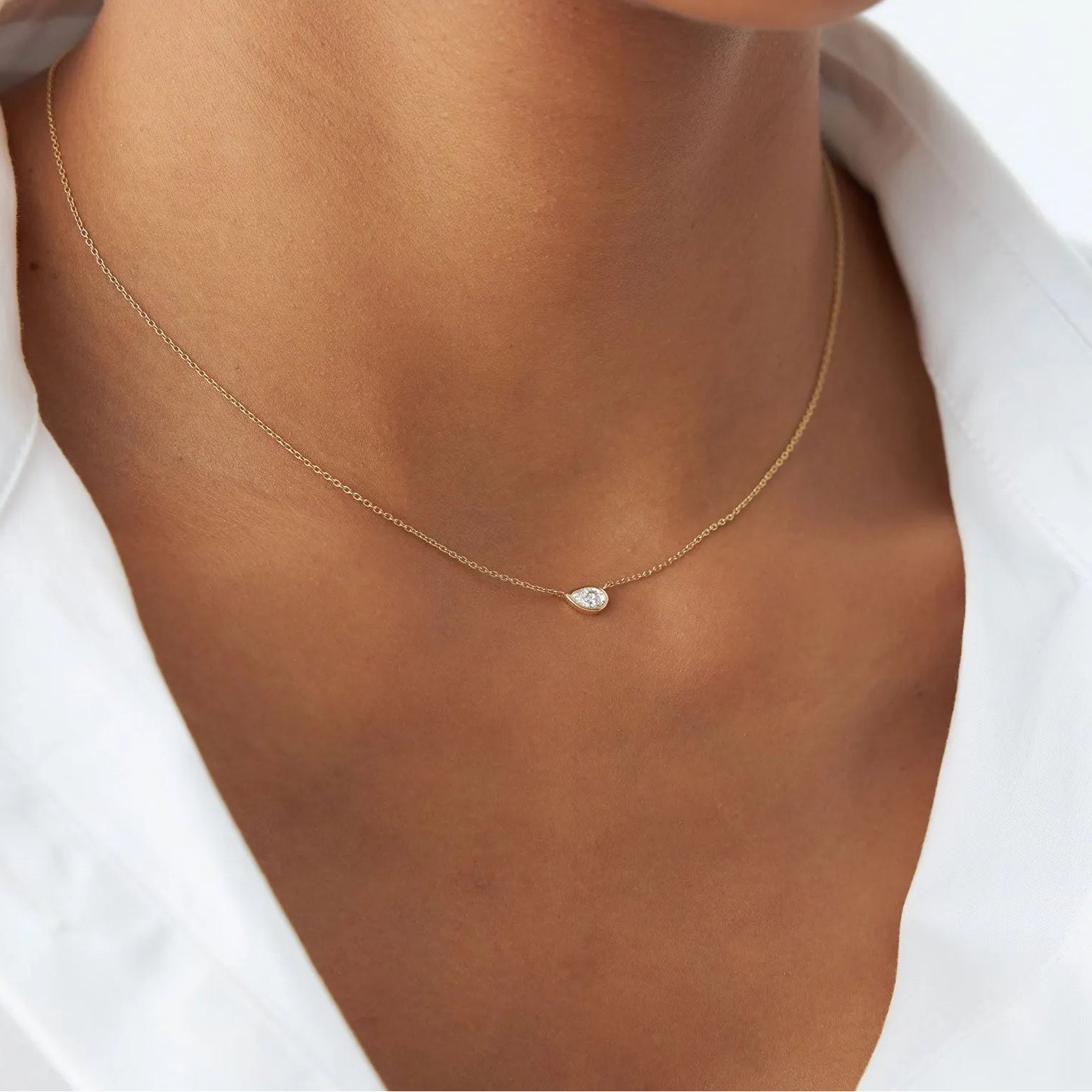 14K Solid Gold Pear Shape Diamond Horizontal Solitaire Necklace Bezel Set 0.23ctw