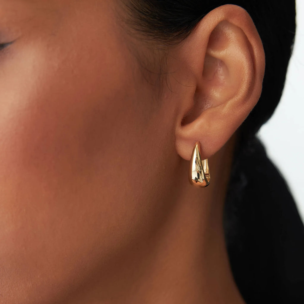 14k Gold Teardrop Graduated Hoop Earrings 13mm Polished Statement Style