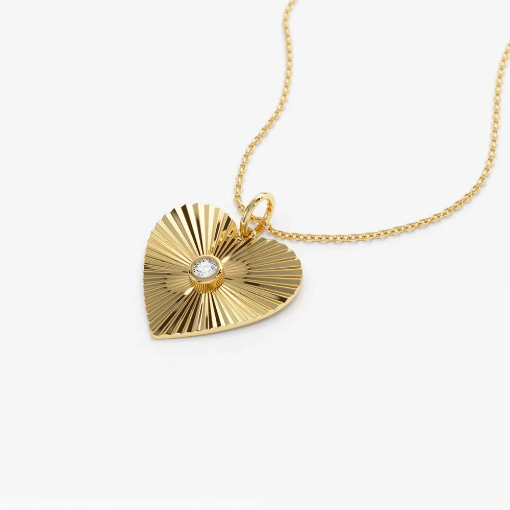 14K Solid Gold Round Diamond Heart Shape Disc Ray Pendant Necklace 0.10ctw