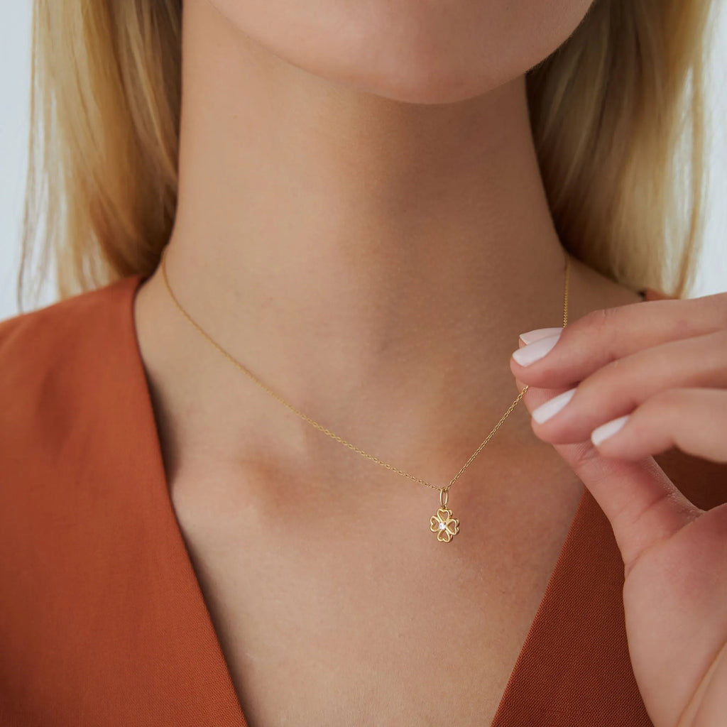 14K Solid Gold 0.04 CTW Round Diamond Single Clover Necklace