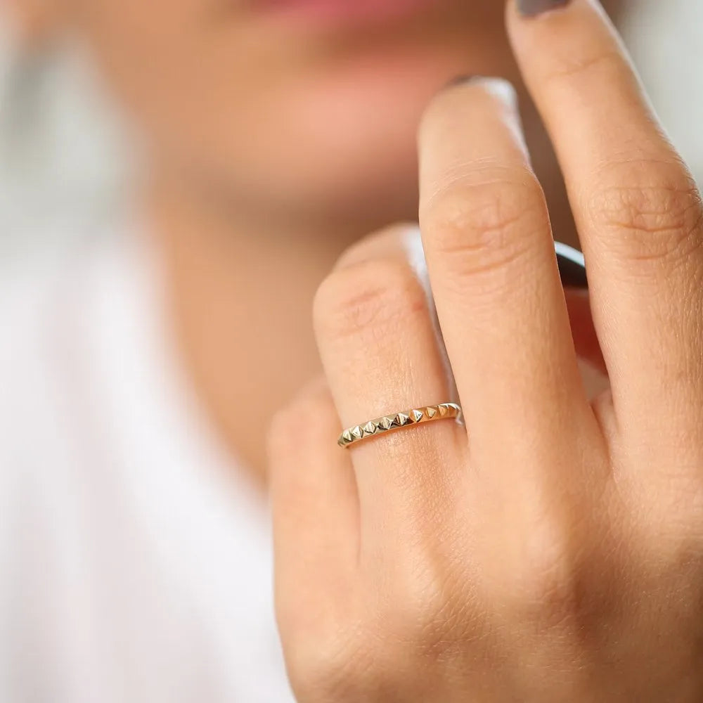 14K Solid Gold Spike Pyramid Eternity Minimalist Wedding Band Ring