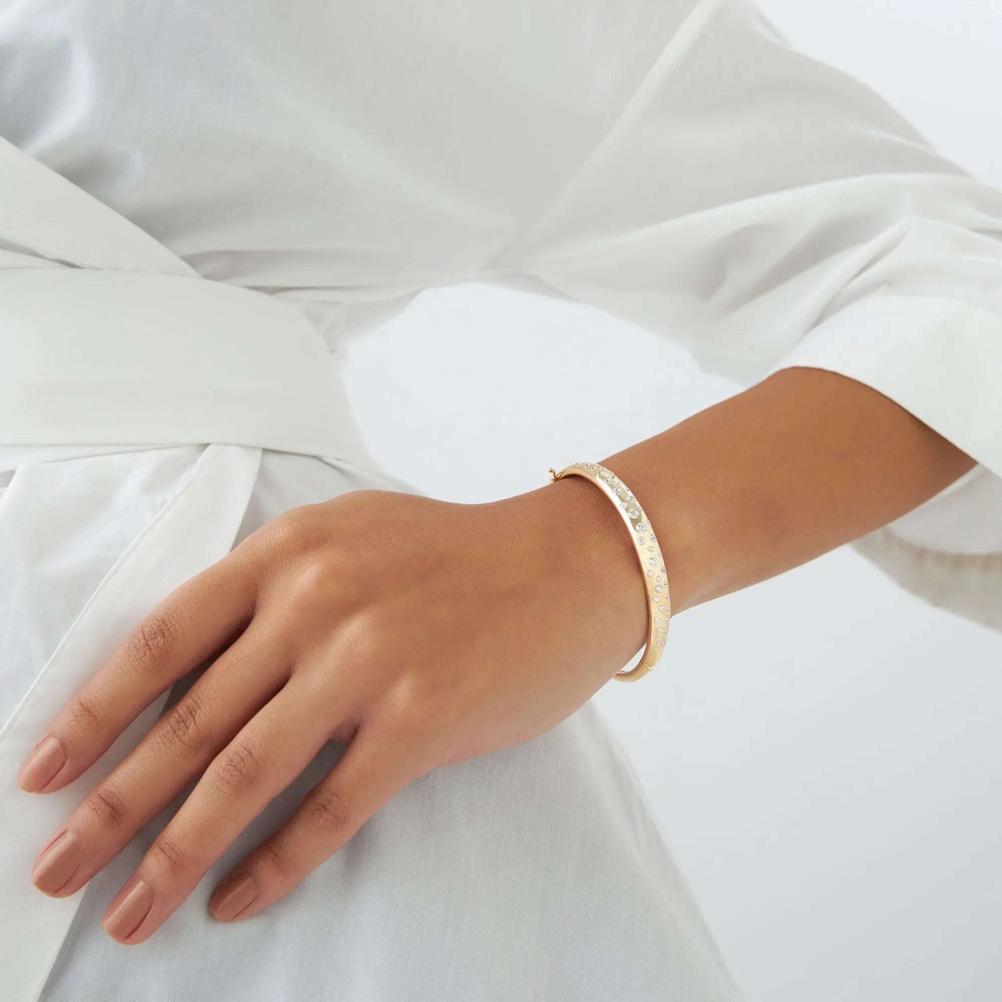 14K Solid Gold 1.20 CTW Round Diamond Dome Floating Bangle