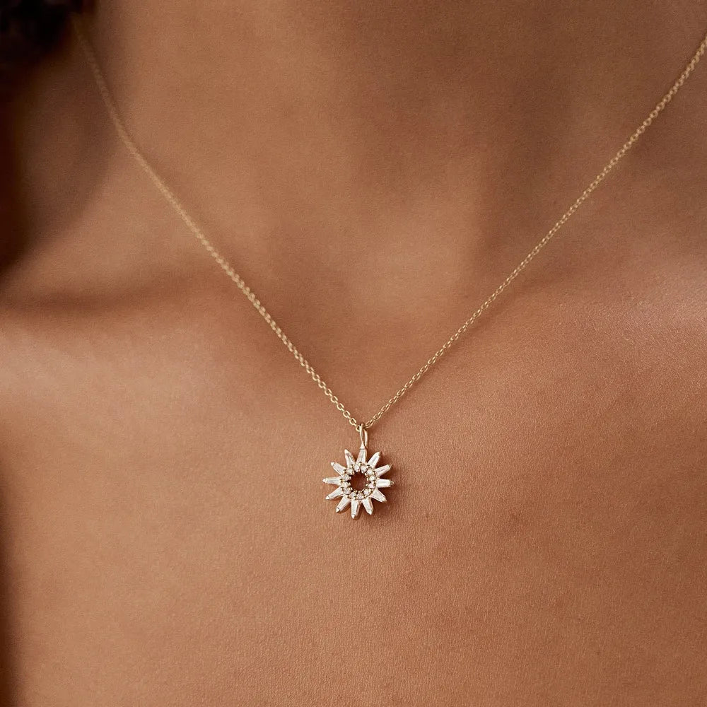 14K Solid Gold Baguette and Round Diamond Star Pendant Necklace Prong Setting 0.30ctw