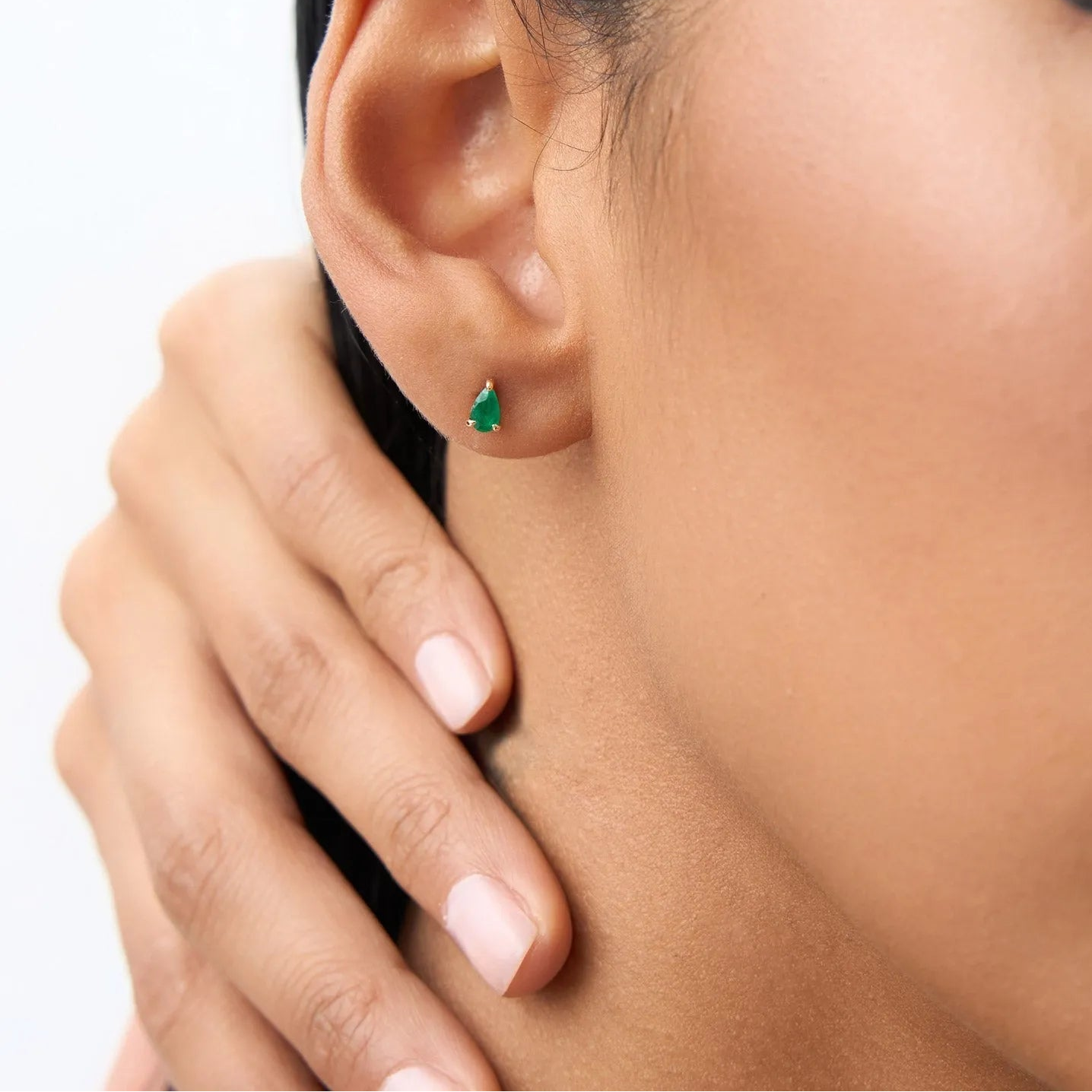 14K Solid Gold Pear Shaped Emerald Stud Earrings 0.40 CTW