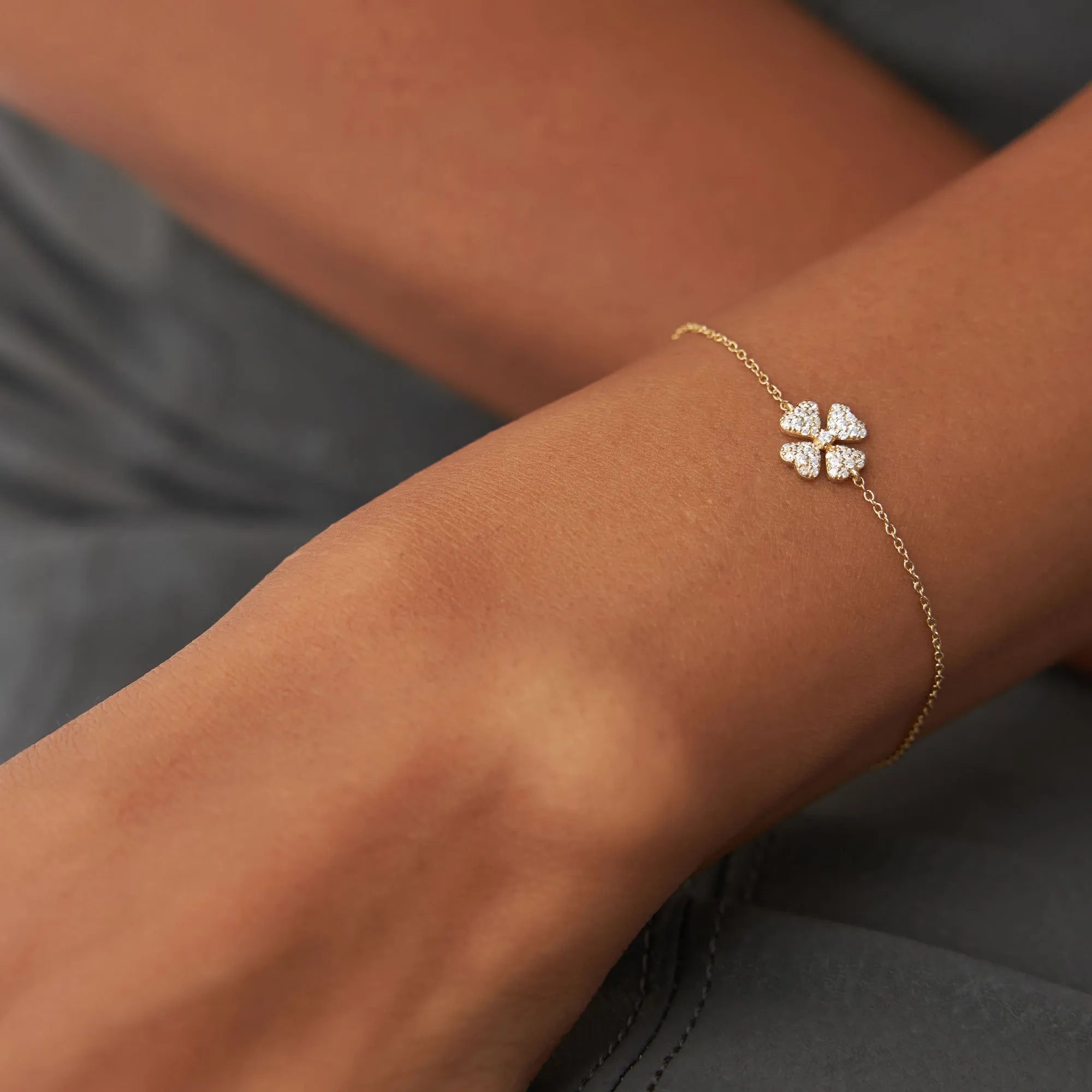 14K Solid Gold 0.25 CTW Round Diamond Clover Charm Bracelet