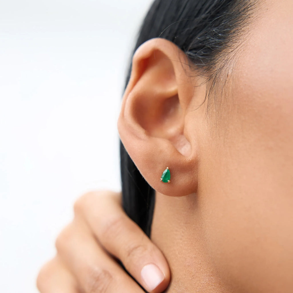 14K Solid Gold Pear Shaped Emerald Stud Earrings 0.40 CTW
