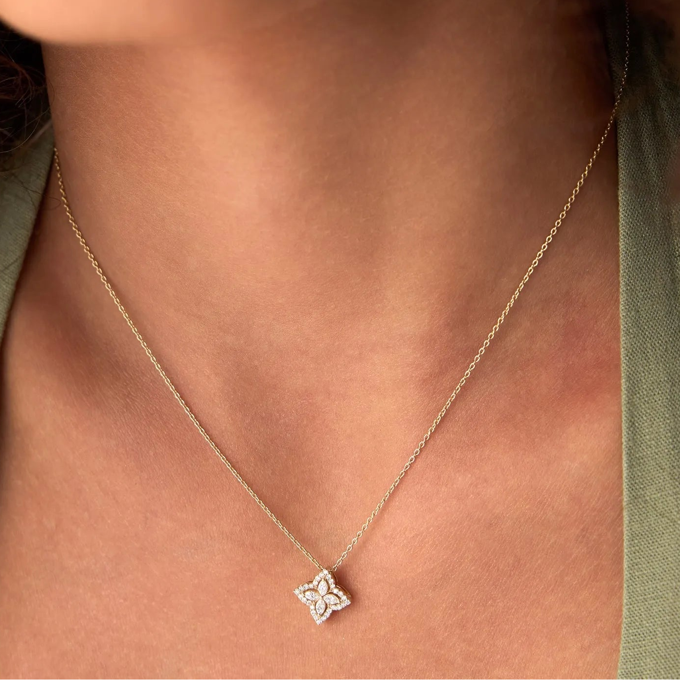 14K Solid Gold Baguette and Round Diamond Sunburst Pendant Necklace 0.40ctw