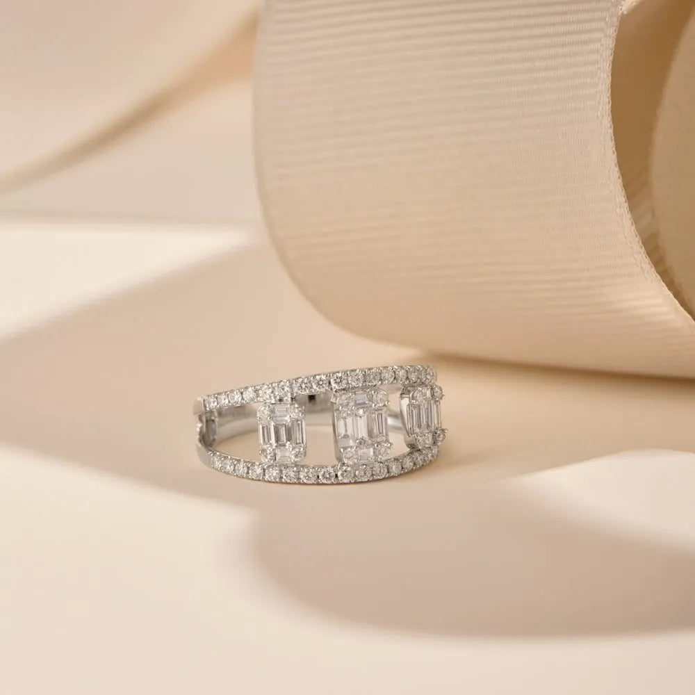 14K Gold 0.80 Carat Baguette and Round Diamond Illusion Setting Cocktail Ring