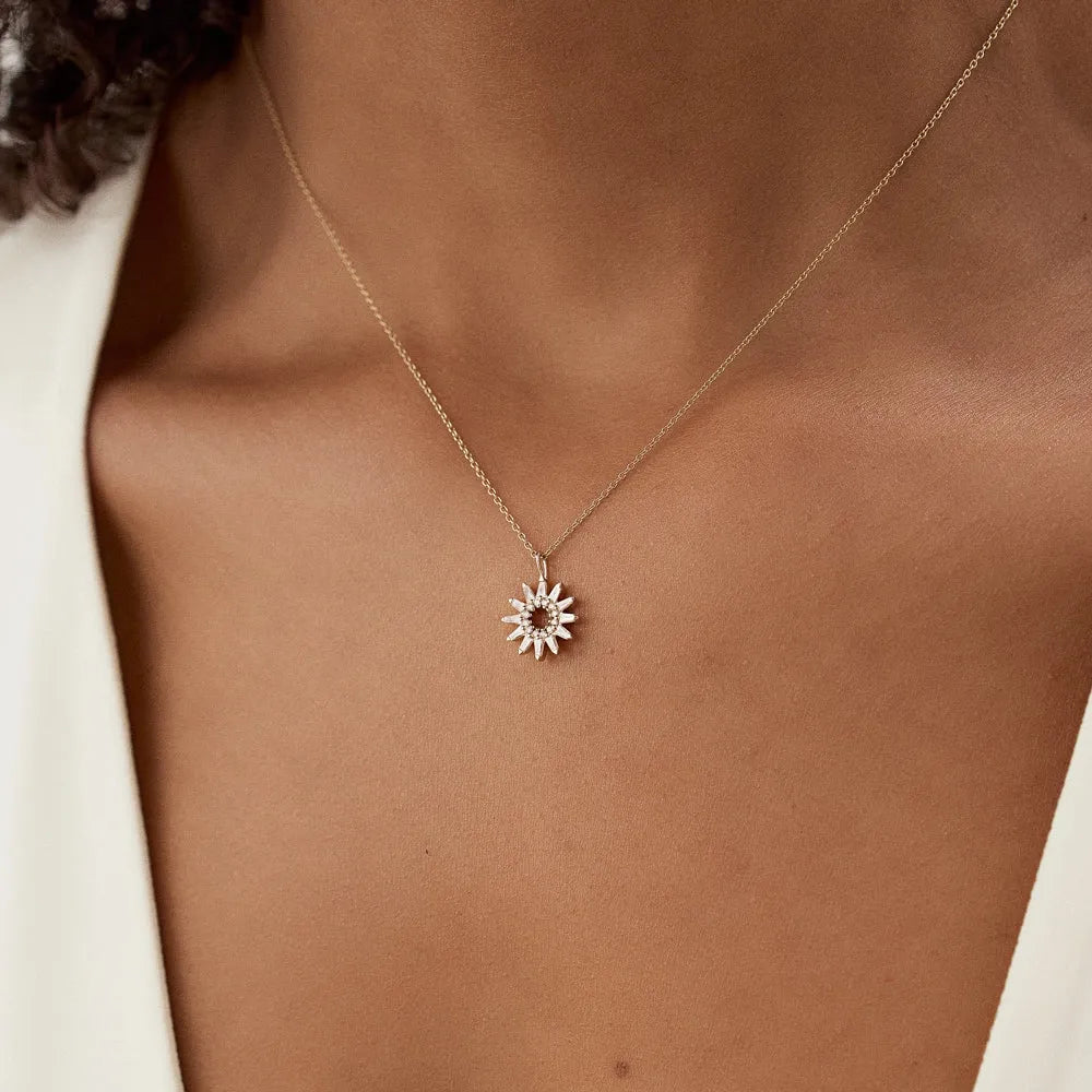 14K Solid Gold Baguette and Round Diamond Star Pendant Necklace Prong Setting 0.30ctw