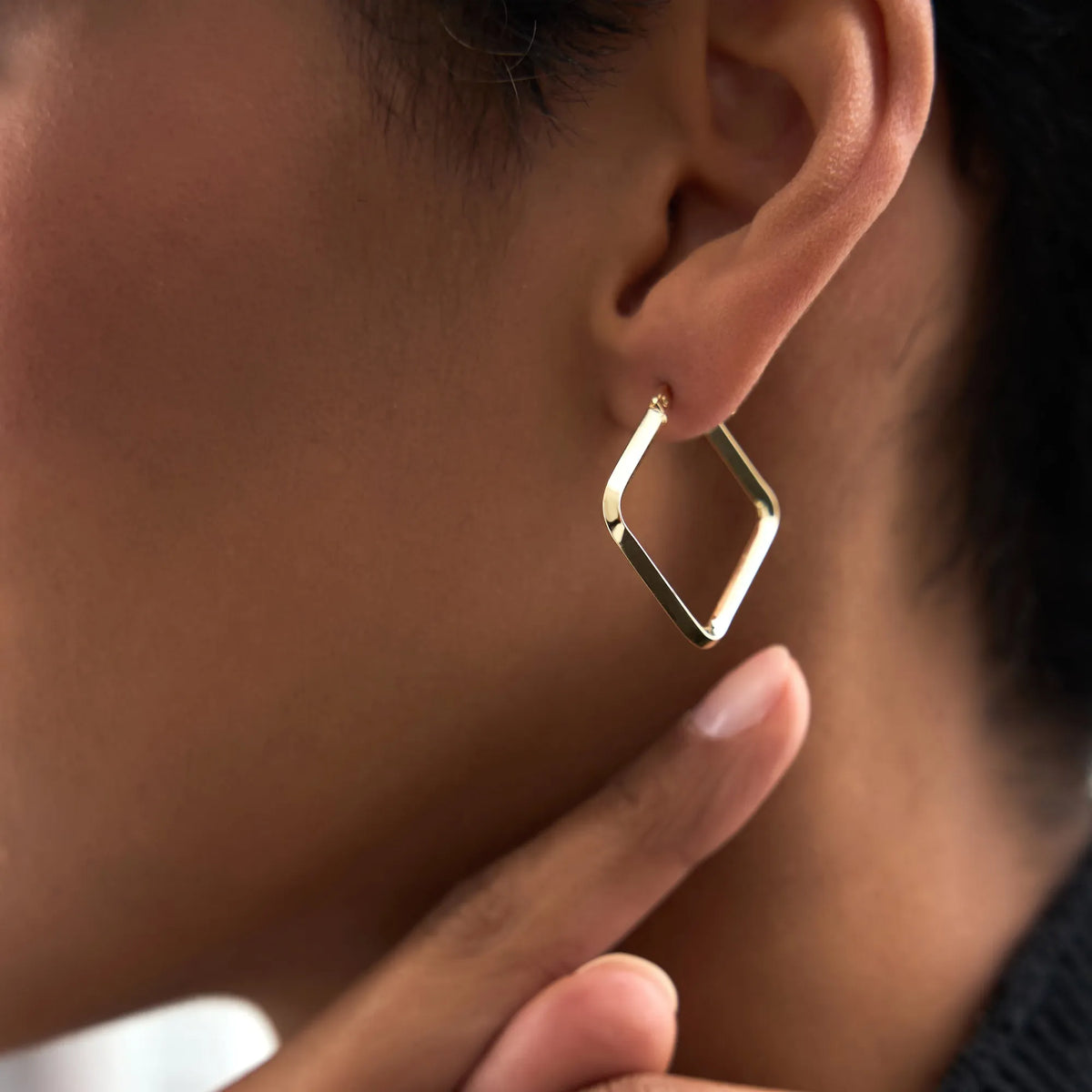 14k Yellow Gold Geometric Square Hoop Earrings 27mm Outer Diameter 2.5mm Width