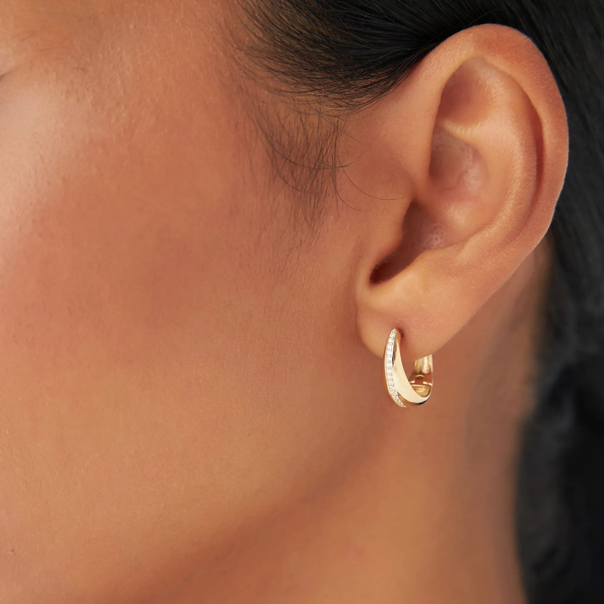 14k Solid Gold Diamond Round Cut Teardrop Hoop Earrings 0.16 ctw