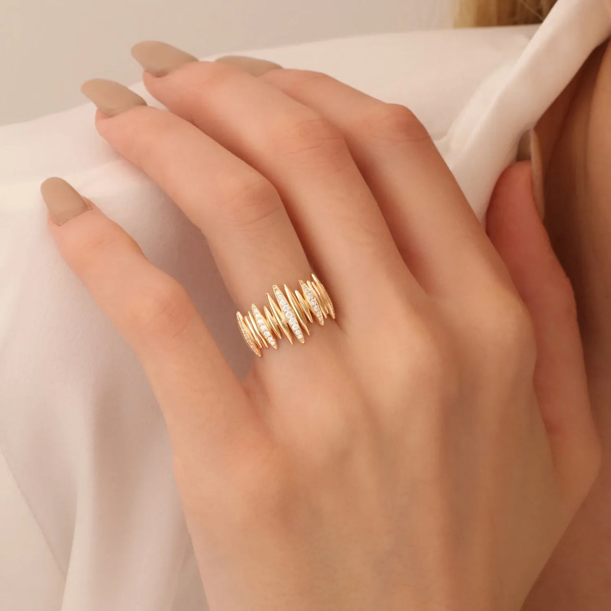 14K Solid Gold Round Diamond 0.28 Carat Spike Ring