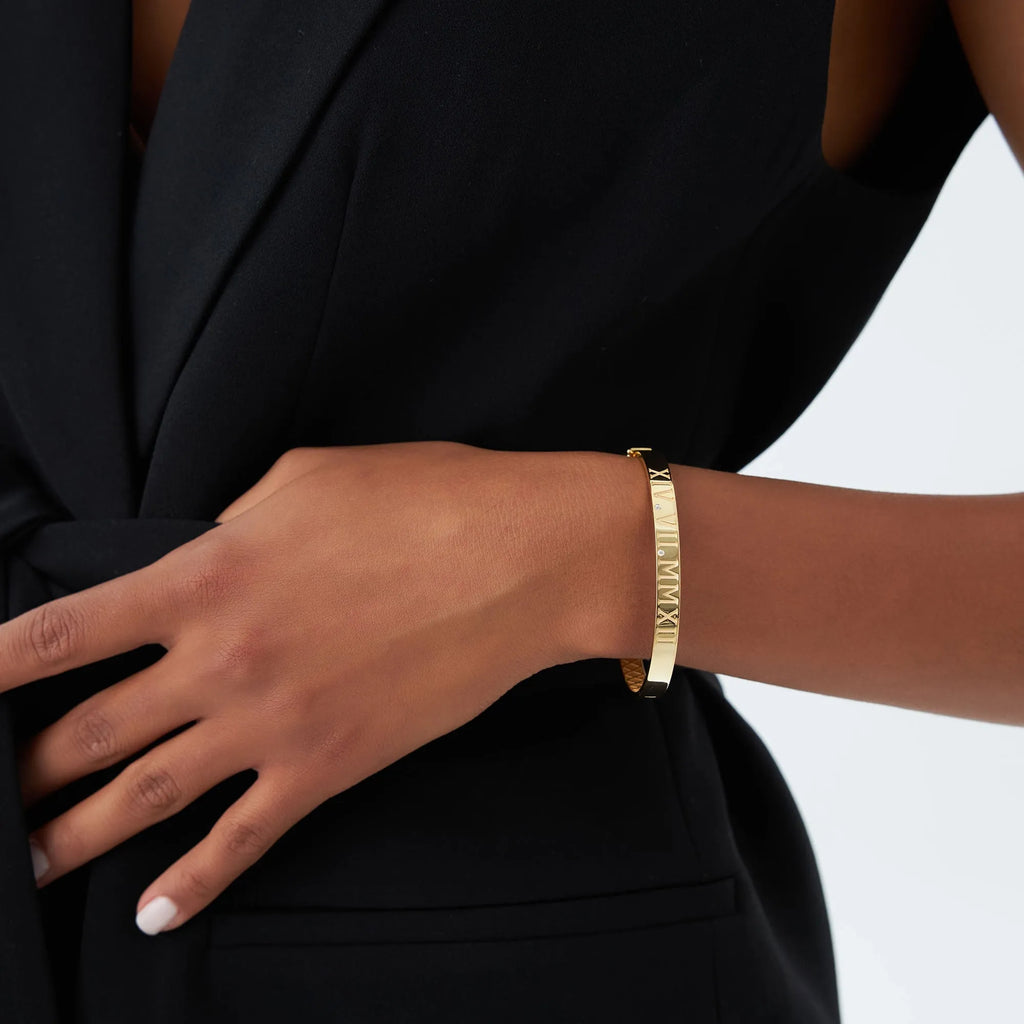 14K Solid Gold Round Diamond Personalized Roman Numeral Bangle Bracelet 0.03 CTW