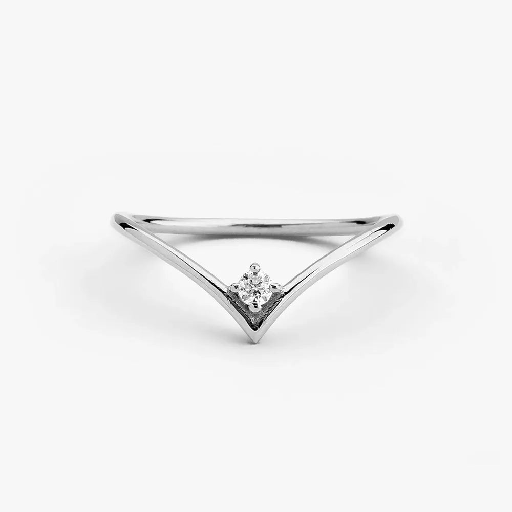 14K Gold Round Diamond Chevron Ring 0.07 Carat 4 Prong Setting