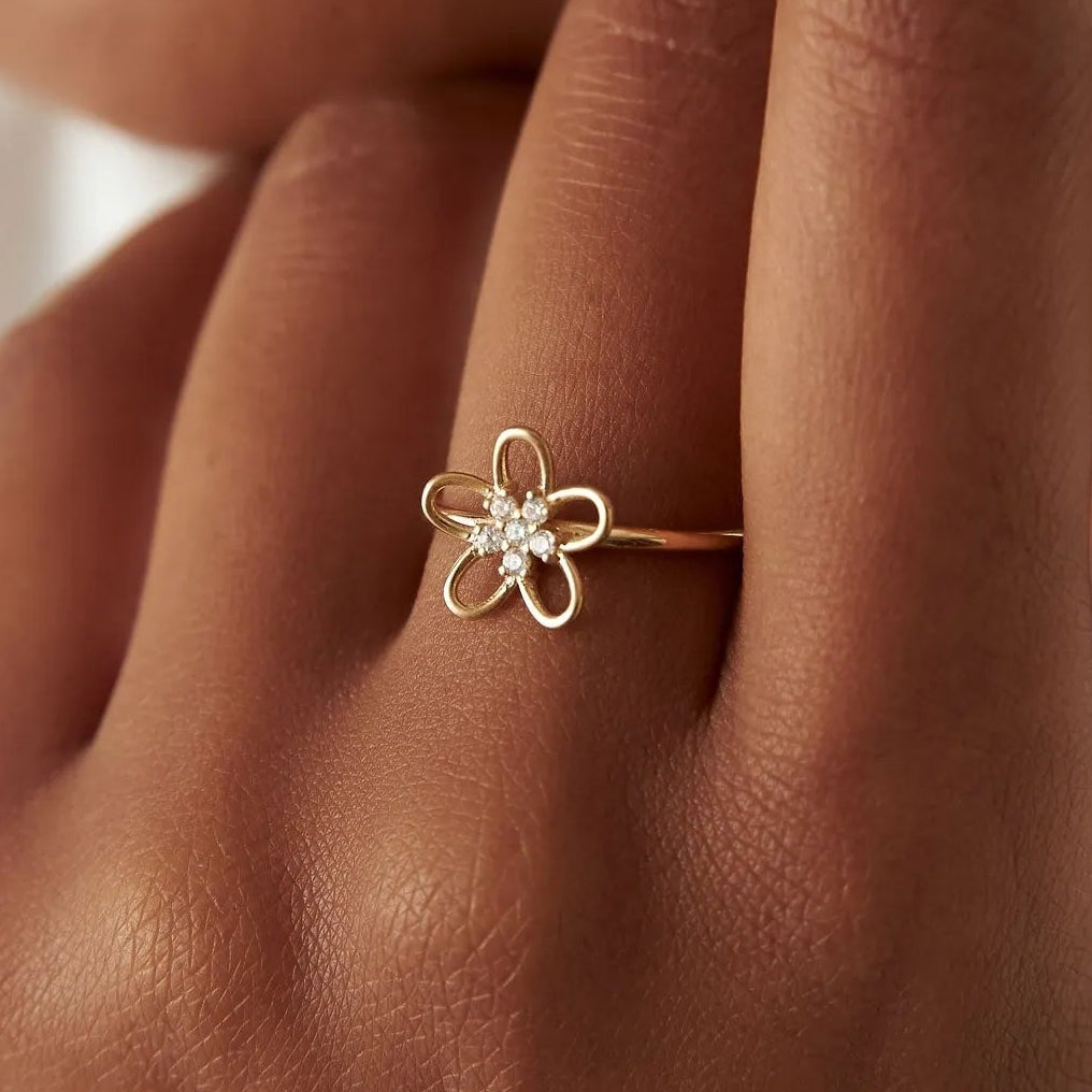 14K Solid Gold Round Diamond Flower Cluster Ring 0.10 ctw