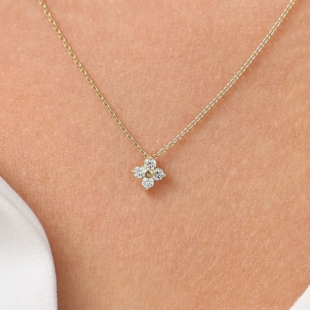 14K Solid Gold Round Diamond Clover Pendant Necklace 0.14ctw