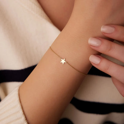 14k Gold Lucky Star Charm Bracelet with Pendant