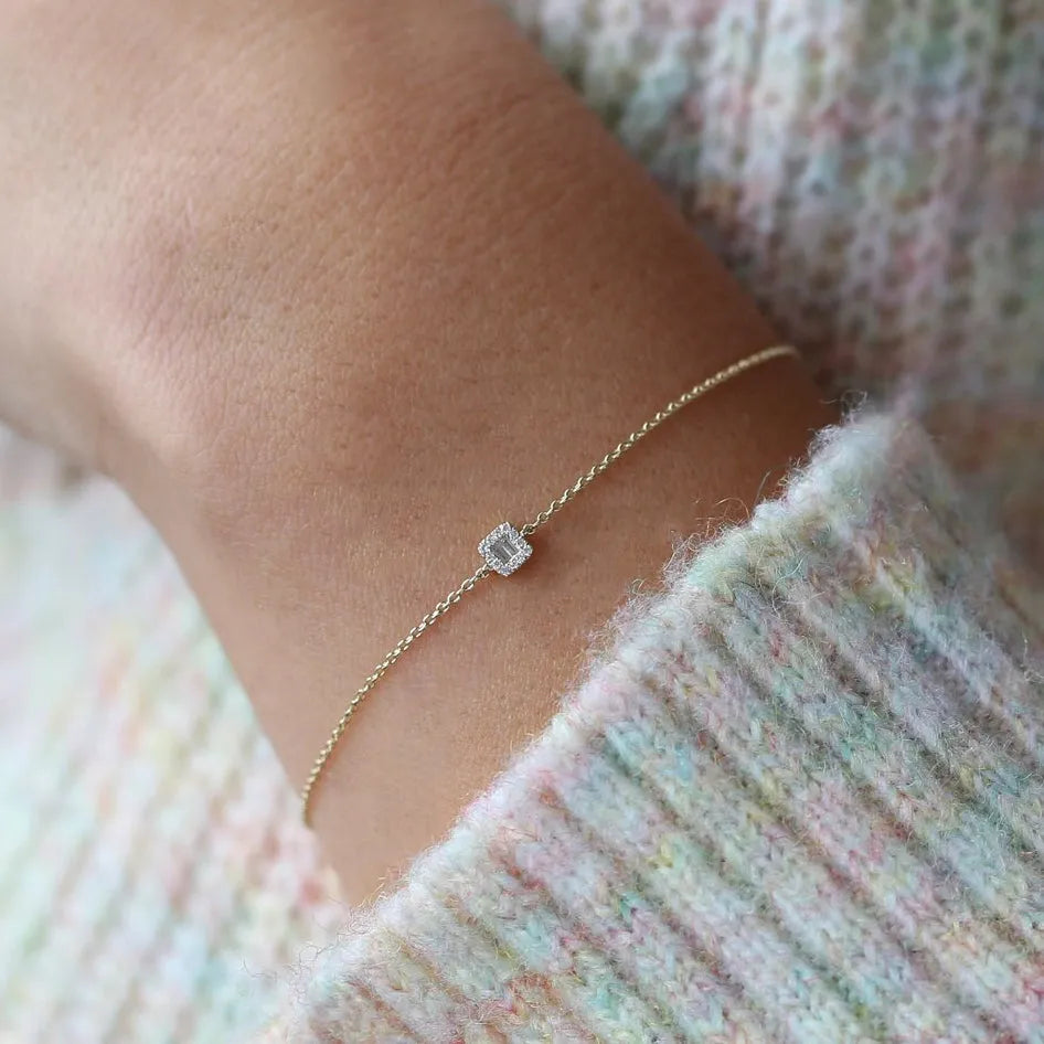 14K Solid Gold Baguette and Round Diamond Station Bracelet 0.10 Carat