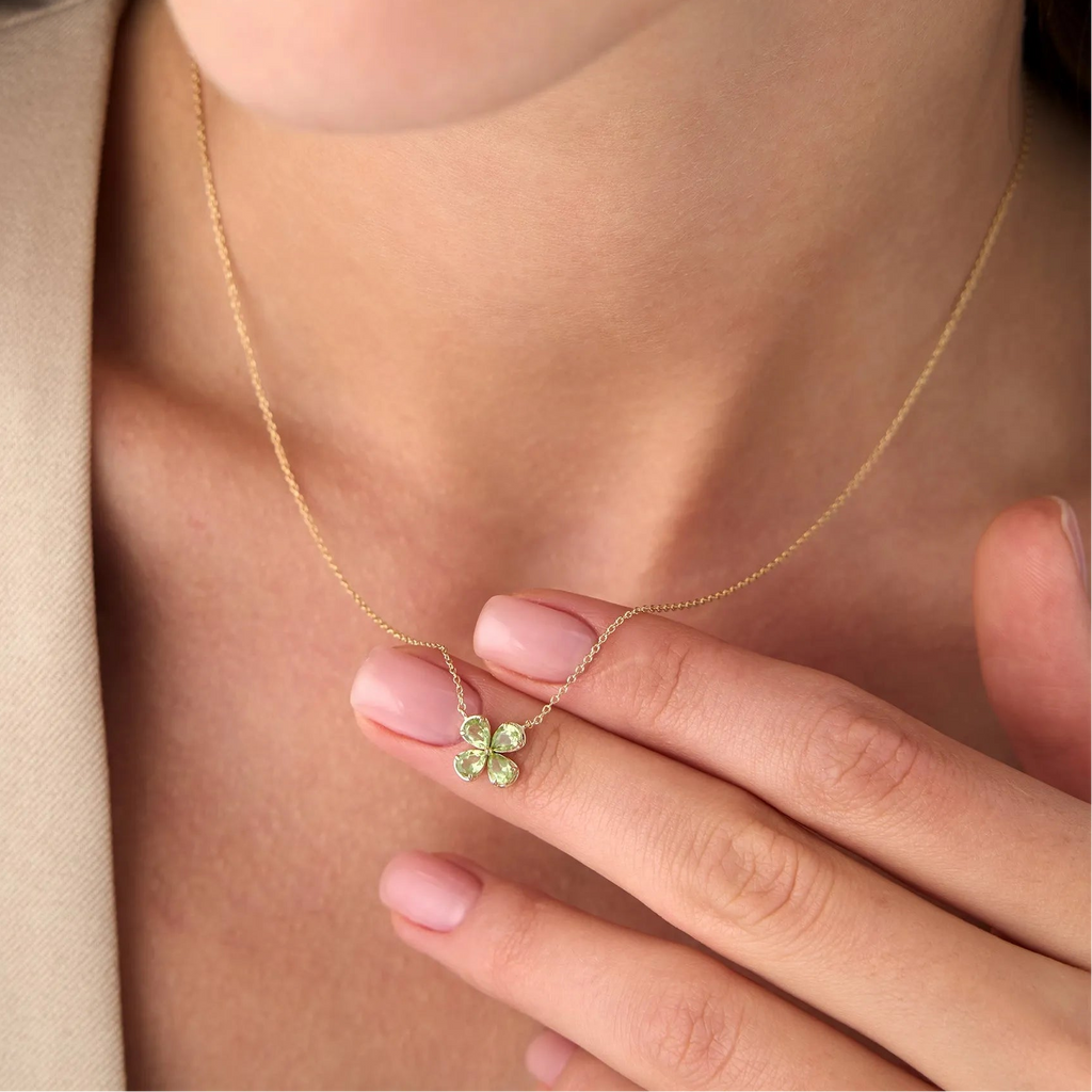 14k Solid Gold Pear Shaped Peridot Four Leaf Clover Necklace 0.70 Carat
