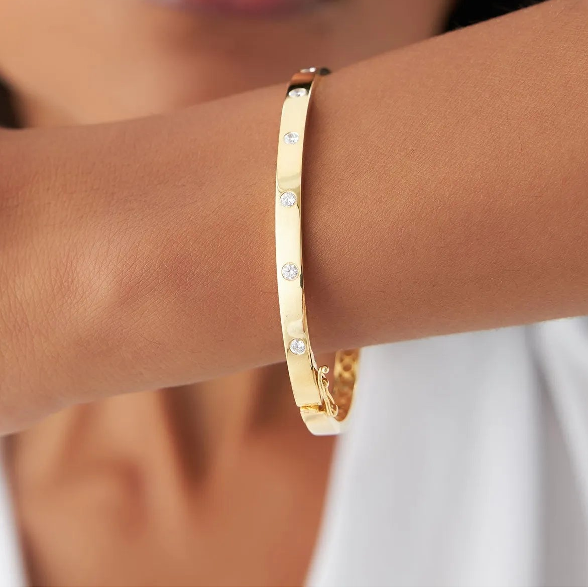 14K Solid Gold 0.55 CTW Round Diamond 7 Stone Bangle