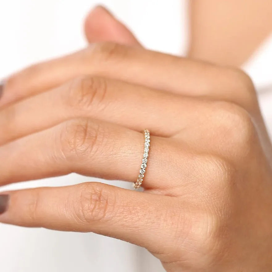 14k Gold 0.95ctw Round Diamond Prong Setting Eternity Ring