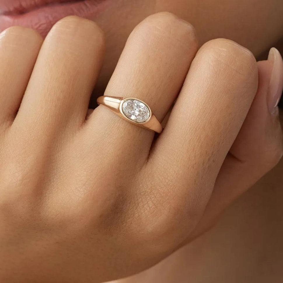 14k Gold 1.00 ctw Oval Lab Grown Diamond Amira Ring