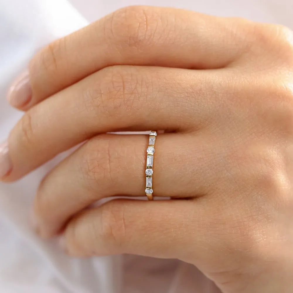14K Solid Gold Diamond Baguette and Round Alternating Wedding Ring 0.27 CTW