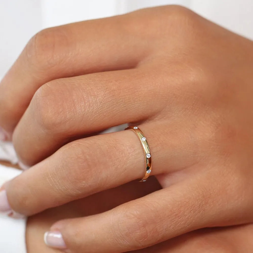 14K Solid Gold Round Diamond Burnish Set Wedding Ring 0.10 Carat