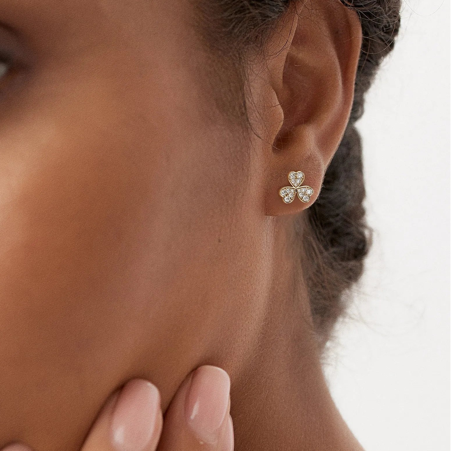 14k Gold Diamond Round Cut Pave Clover Stud Earrings 0.25 ctw