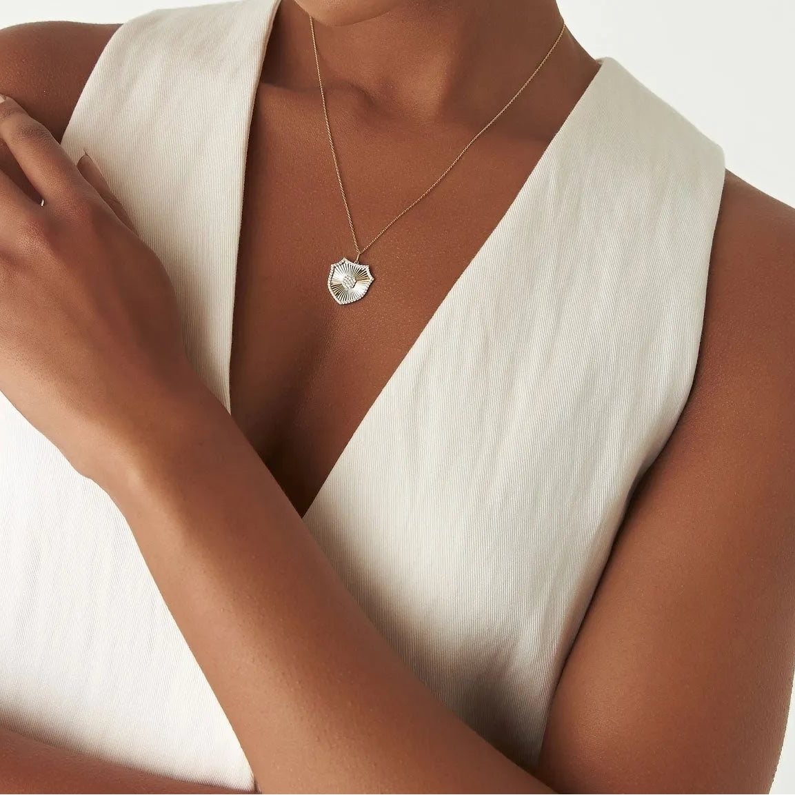 14K Solid Gold 0.35 CTW Round Diamond Shield Medallion Pendant Necklace
