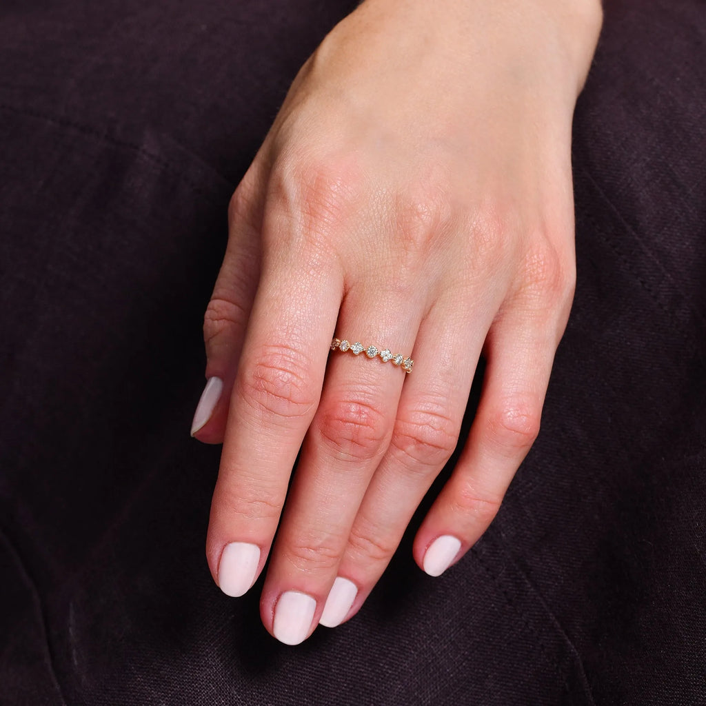 14k Gold 0.38ctw Round Diamond Bezel Set Clover Eternity Ring