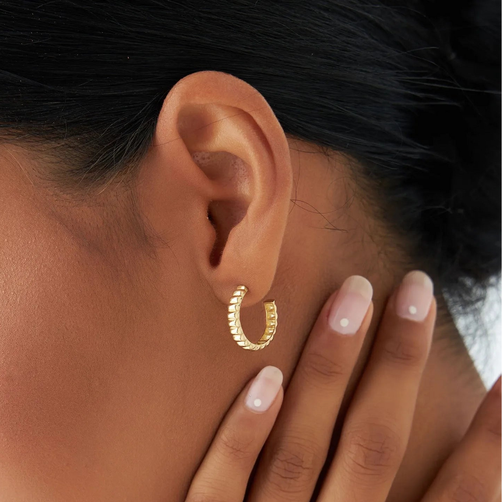 14k Gold Bubble C Shape Hoop Earrings 18mm Outer Diameter 3.4mm Width