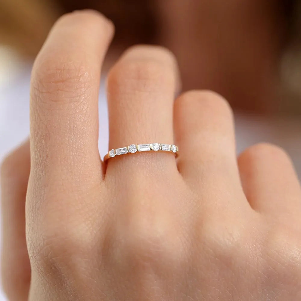 14K Solid Gold Diamond Baguette and Round Alternating Wedding Ring 0.27 CTW