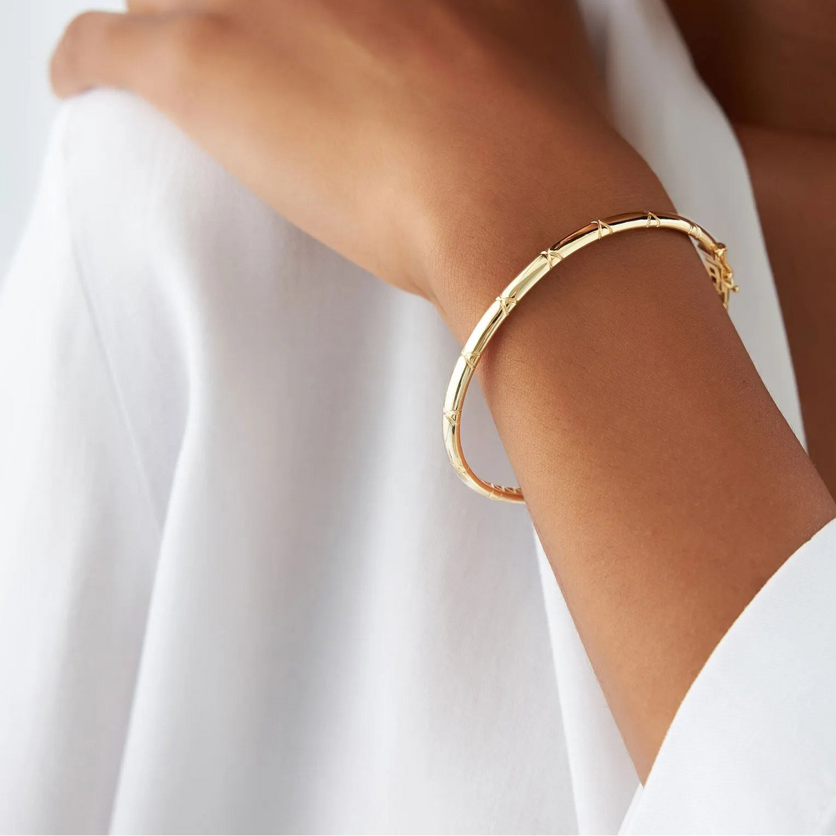 14K Gold 4MM Wide Dome X Cut Design Bangle Bracelet