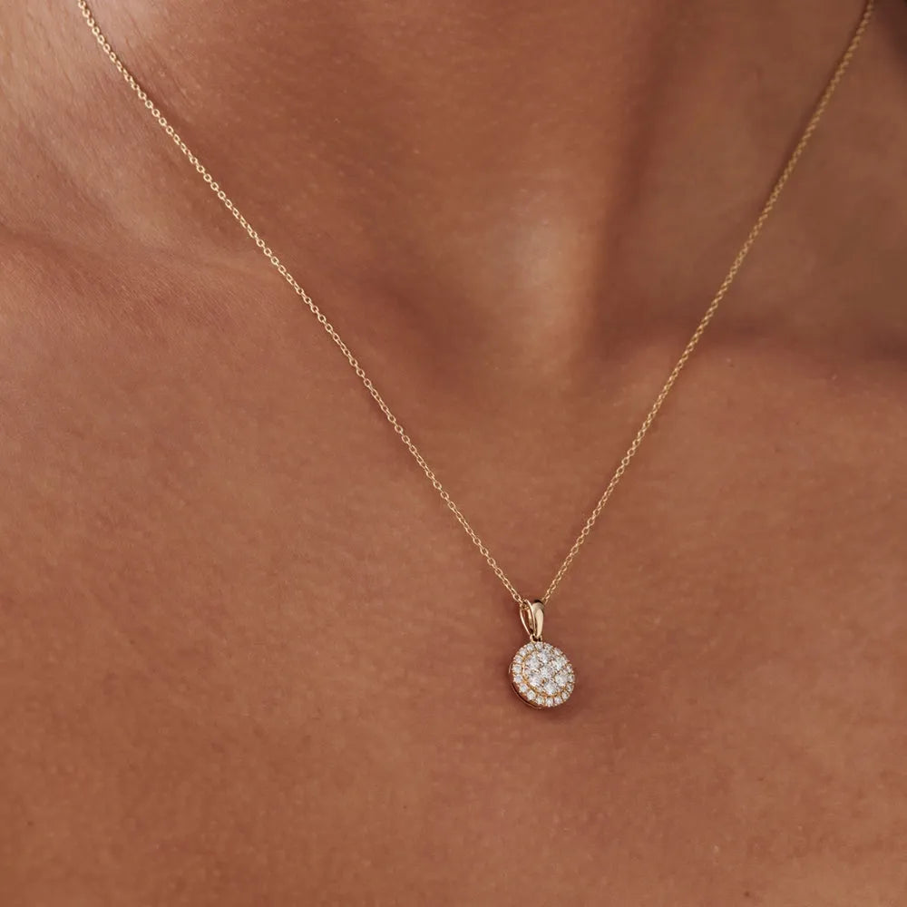 14K Solid Gold Round Diamond Illusion Cluster Disc Necklace 0.42ctw
