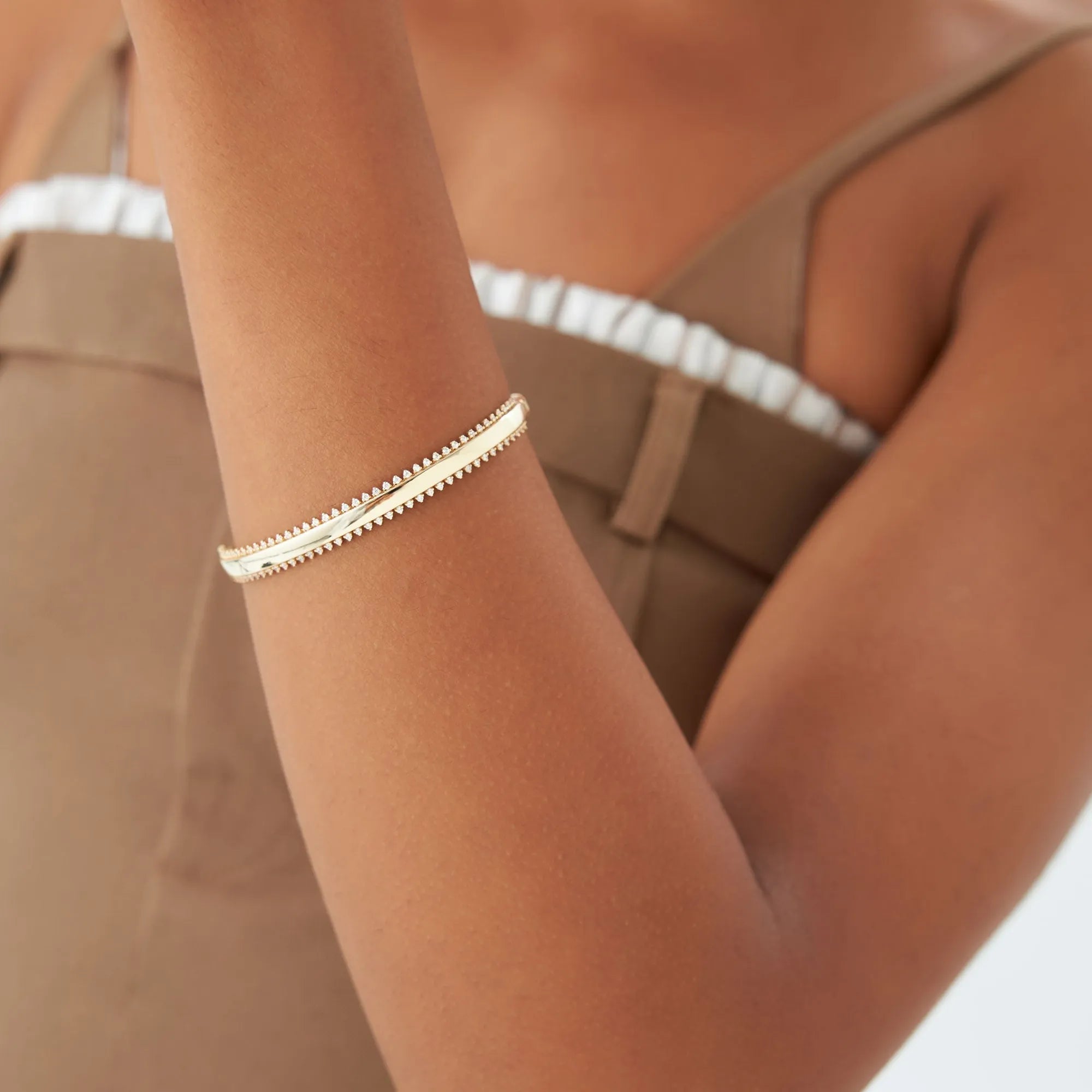 14K Solid Gold 0.85 CTW Round Diamond Statement Prong Set Bangle