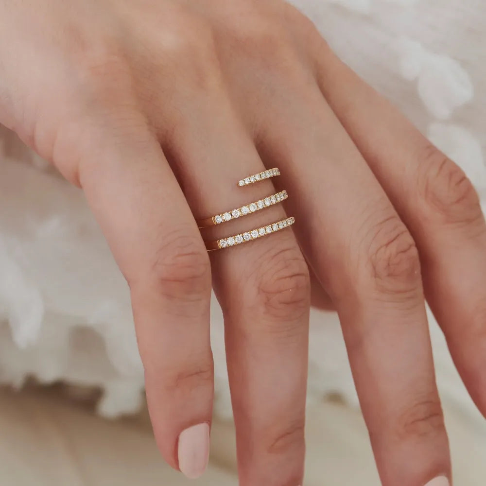 14k Gold 0.58 ctw Round Cut Diamond Spiral Ring