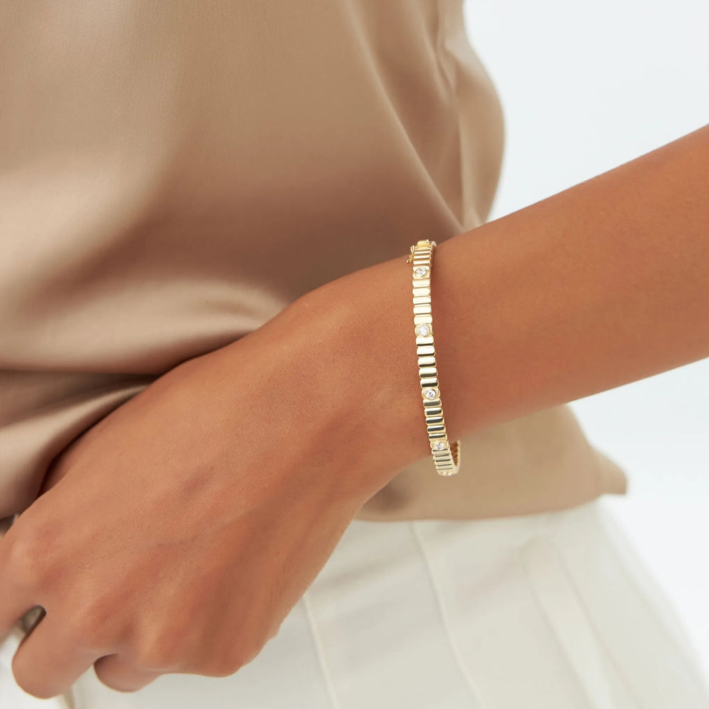 14K Solid Gold 0.14 CTW Round Diamond Ribbed Bangle