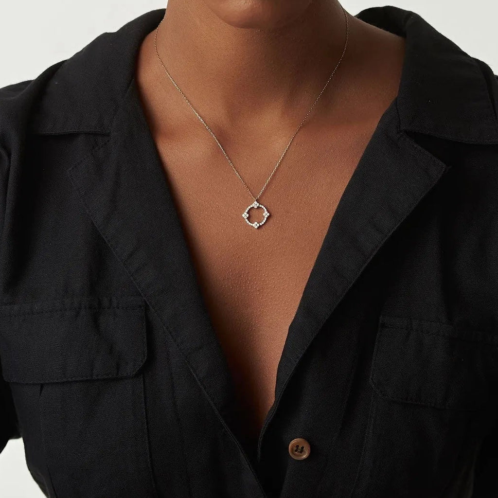 14K Solid Gold 0.32 CTW Round Diamond Clover Circle Necklace