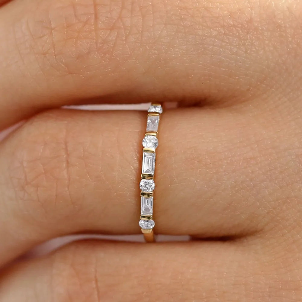 14K Solid Gold Diamond Baguette and Round Alternating Wedding Ring 0.27 CTW