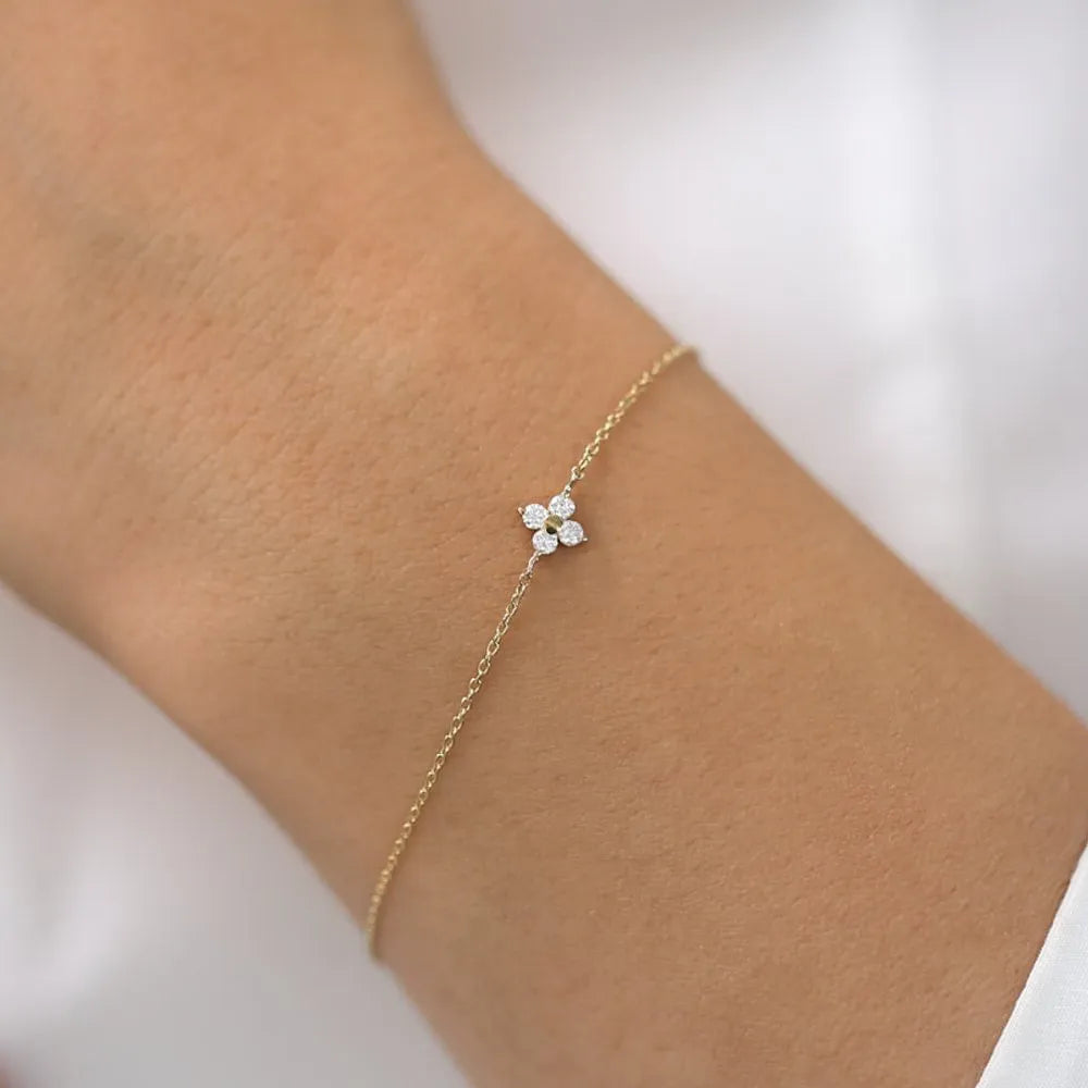 14K Solid Gold 0.14 CTW Round Diamond Clover Bracelet