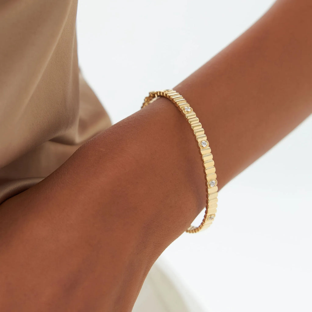 14K Solid Gold 0.14 CTW Round Diamond Ribbed Bangle