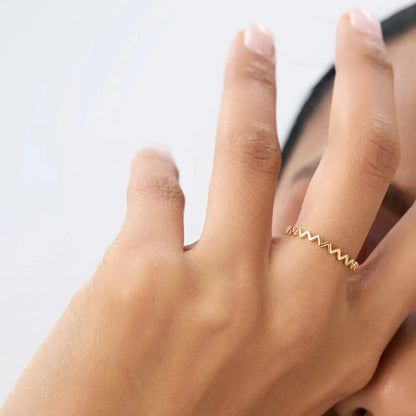 14k Solid Gold High and Low Zig Zag Stackable Band Ring