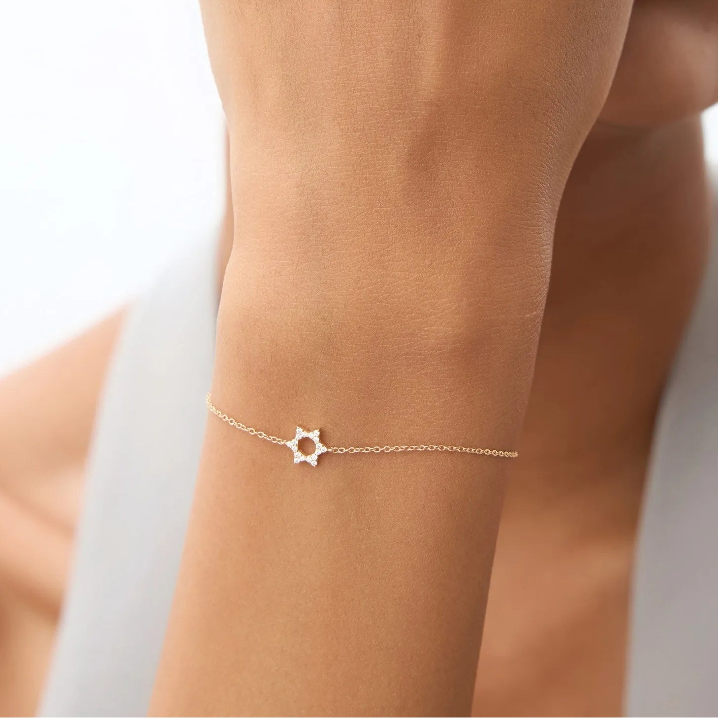 14K Solid Gold 0.065 CTW Round Diamond Star of David Bracelet