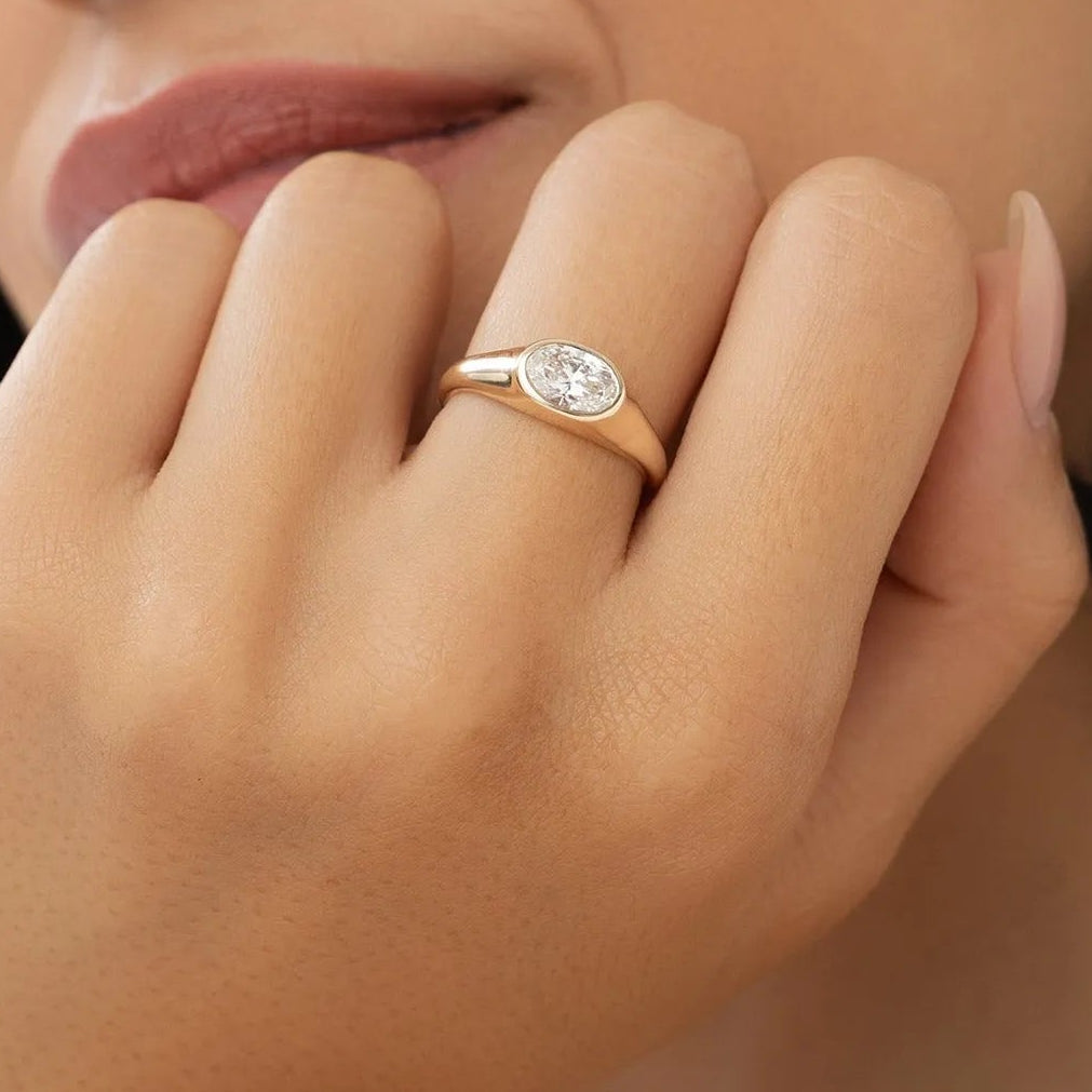 14k Gold 1.00 ctw Oval Lab Grown Diamond Amira Ring